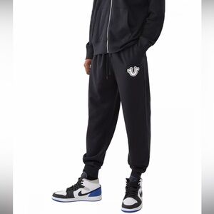 True Religion Men's Core Cotton Blend Jogger Pant in Black w Logo Size Large NWT